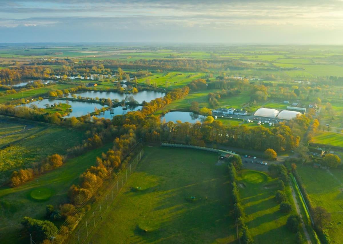 Messingham Lakes Hotel ภายนอก รูปภาพ