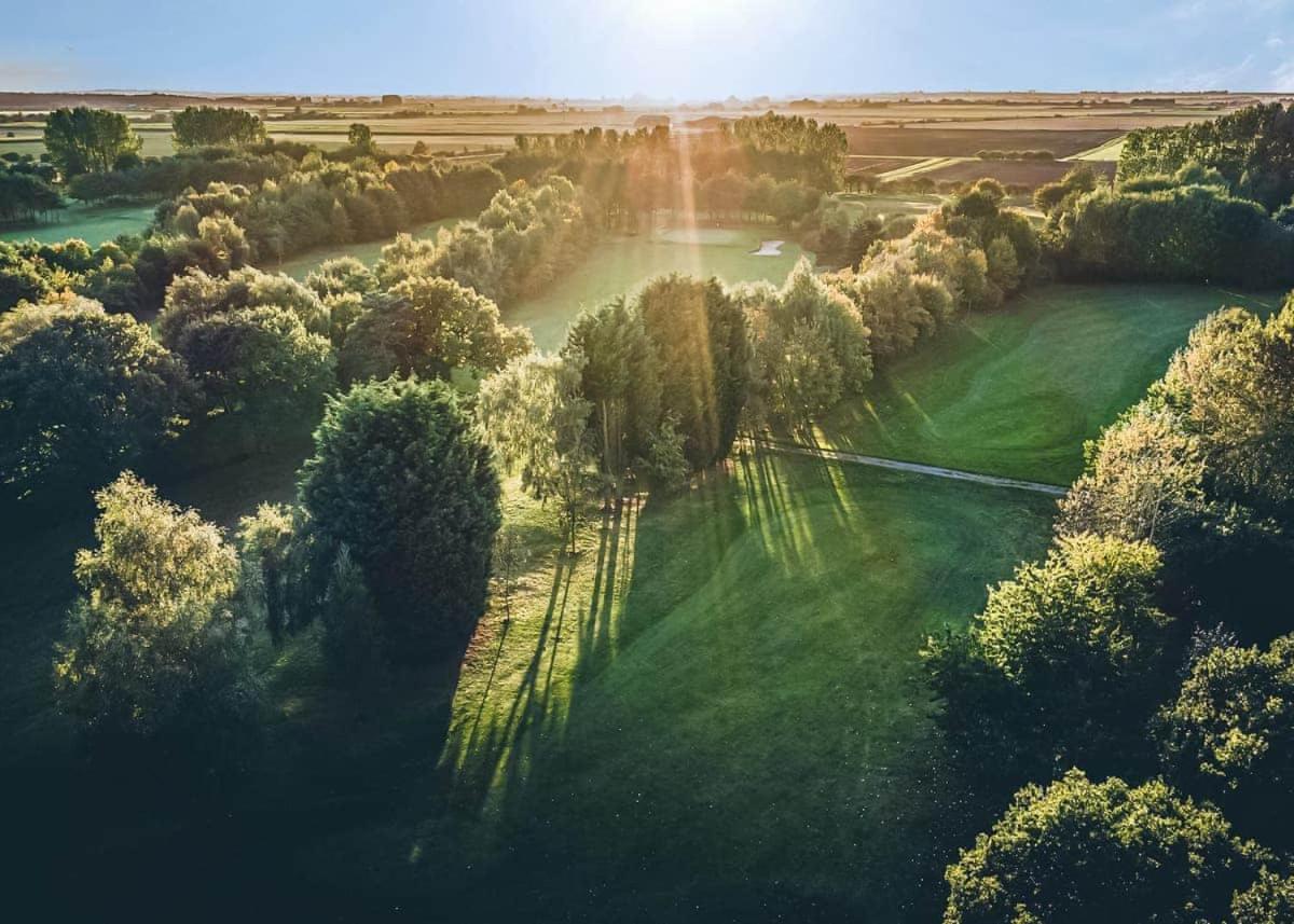 Messingham Lakes Hotel ภายนอก รูปภาพ